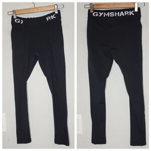 Gymshark Legacy fitness black leggings. Side pockets.  Size small